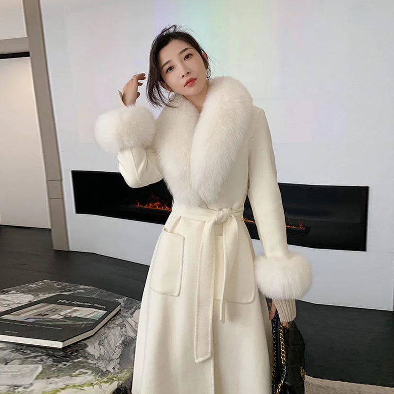 Slim Fit Wool Coat with Large Fur Collar
JOVNRRP
X8M8GE8HI