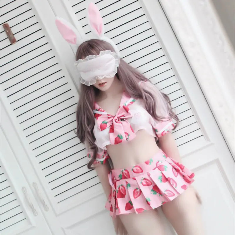 Strawberry Printed Cosplay Costume

1120032_EDUIV1H	